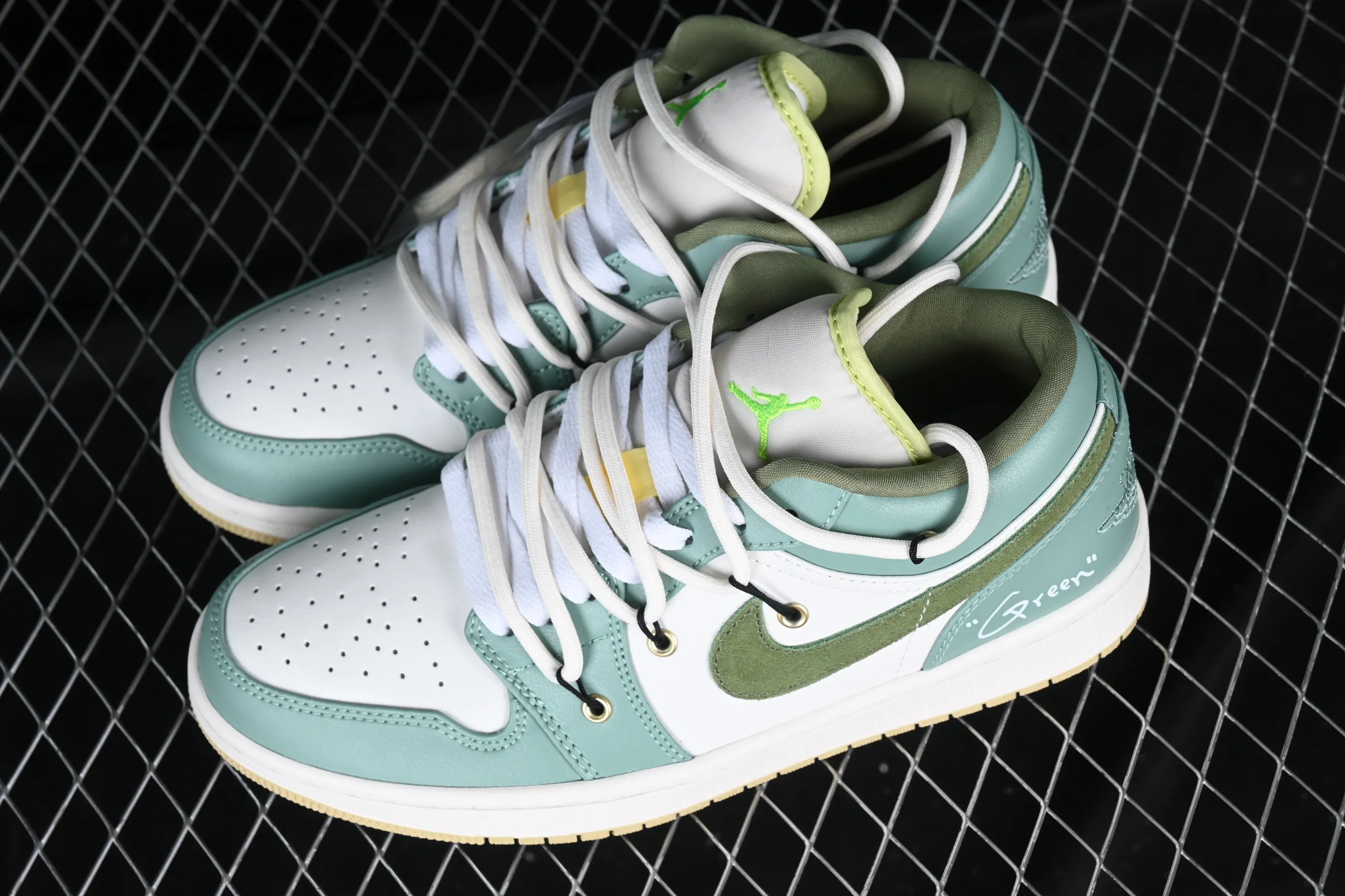 All categories Air Jordan Jordan series basketball shoes Air Jordan 1 Low Z version Air Jordan 1 Low AJ1 Joe 1 fresh green strap deconstruction low-top basketball shoes FD9906-131